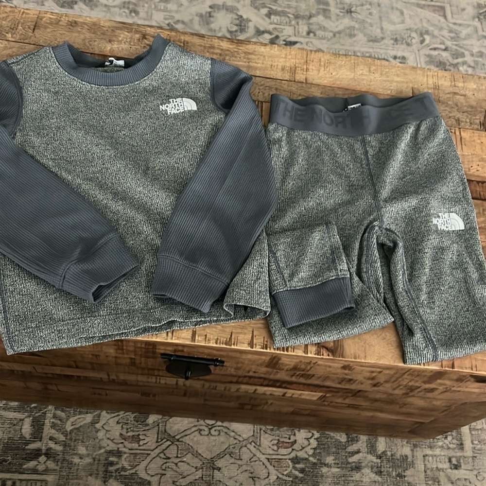 NWOT North Face Base layer / thermals